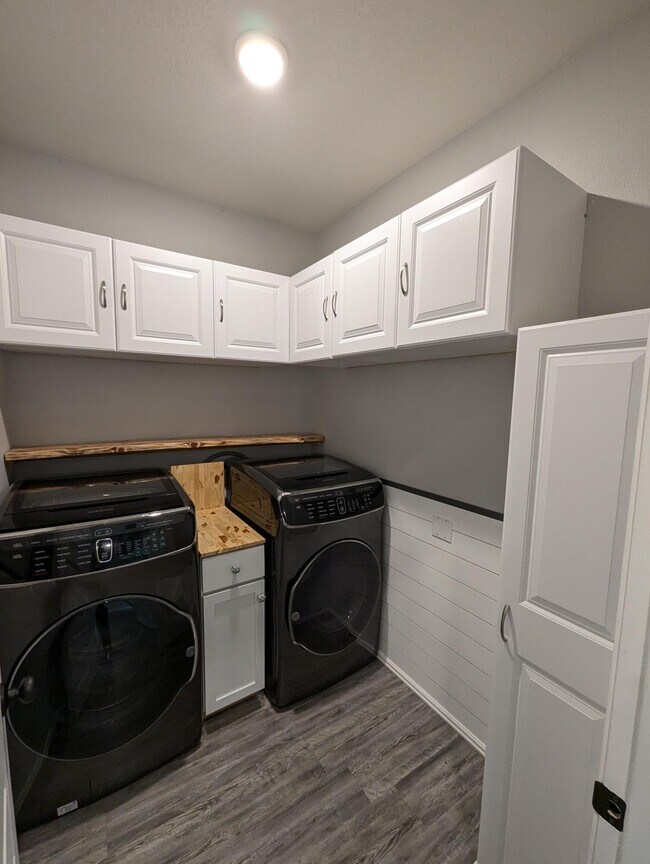 Building Photo - 3565 Pearl Ct
