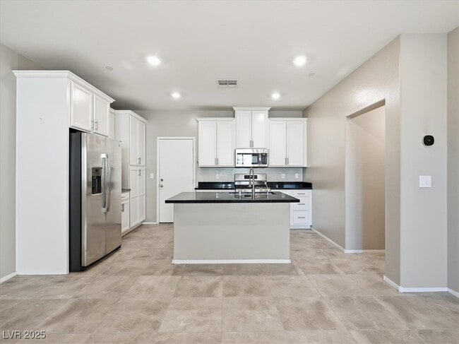 Building Photo - 6270 Cappadocia St