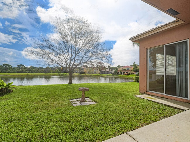 Building Photo - 5518 Place Lake Dr