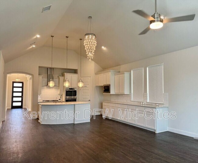 Building Photo - 2016 Remington Dr