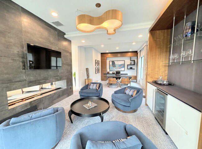 Building Photo - 17299 Pagoda Palms Dr