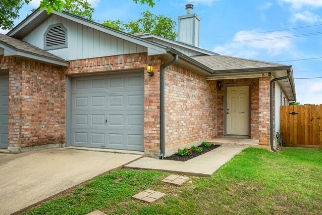 Building Photo - 2624 Gwendolyn Ln