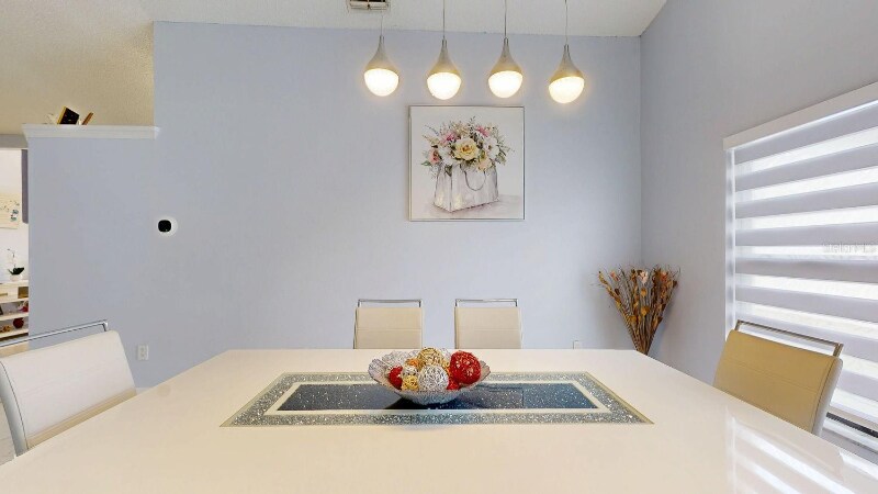 Building Photo - 8141 Golf Club Ct