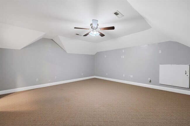 Building Photo - 3630 Amherst Dr