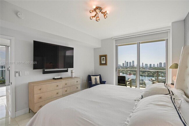 Building Photo - 16385 Biscayne Blvd