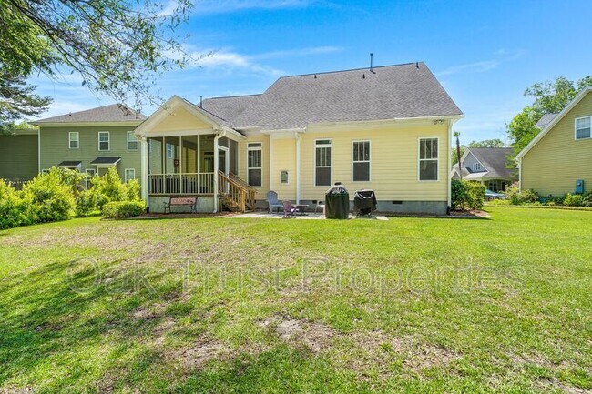 Building Photo - 127 Blackwater Dr