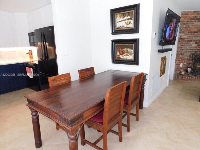 Building Photo - 108 NE 30th St