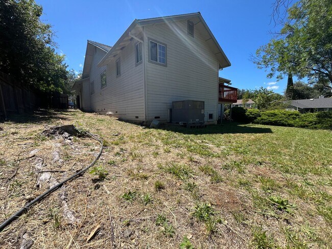 Building Photo - Mary Lake home! Must see!