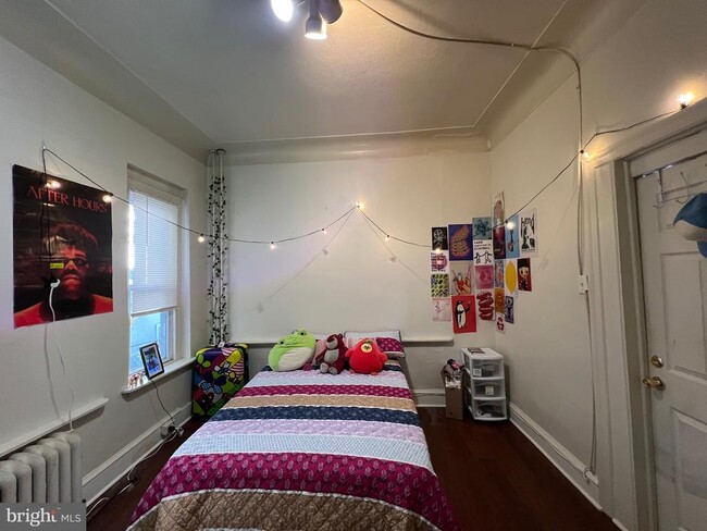 Building Photo - 1709 W Montgomery Ave