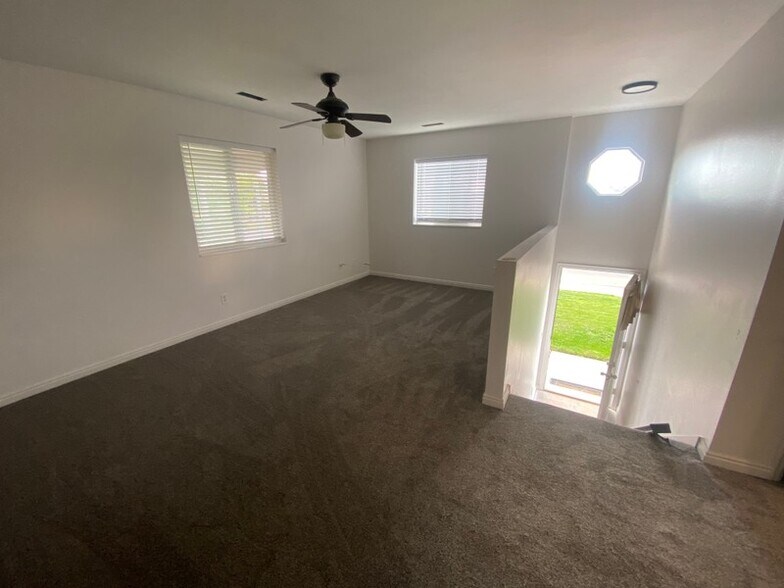 Building Photo - 397 W 400 N