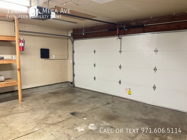 Building Photo - 1340 NE La Mesa Ave