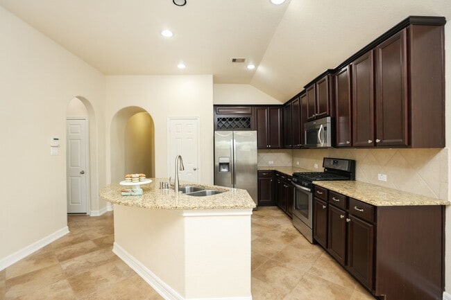 Building Photo - 9960 Golden Field Ln