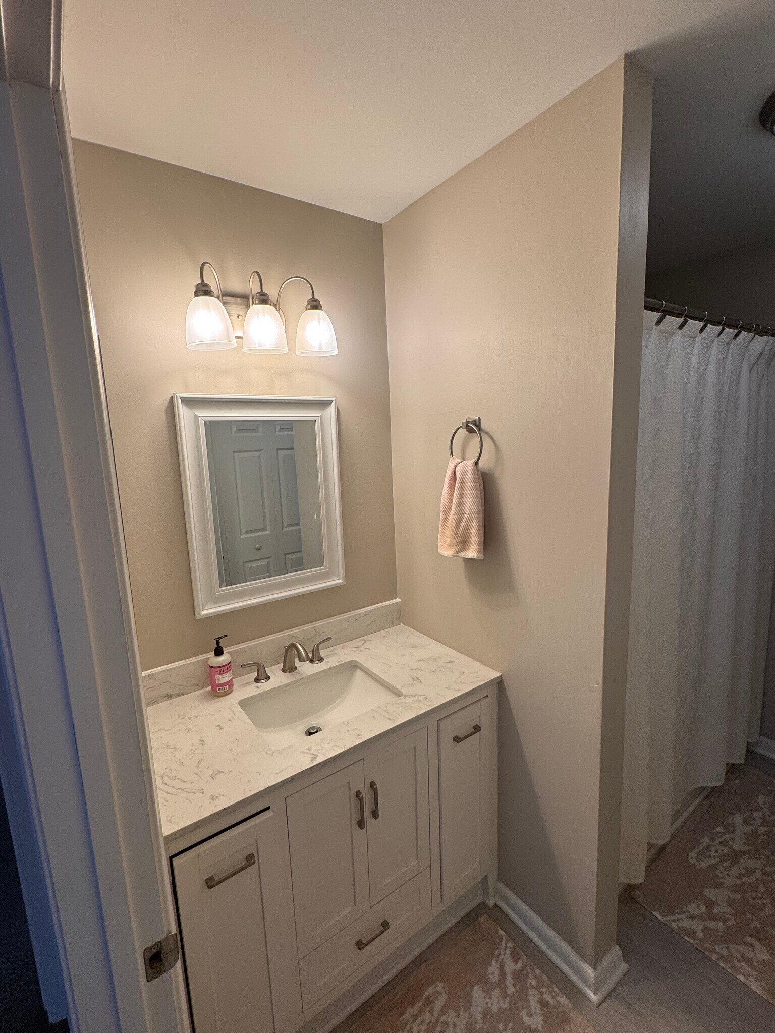 Upstairs bathroom - 1967 Airy Cir