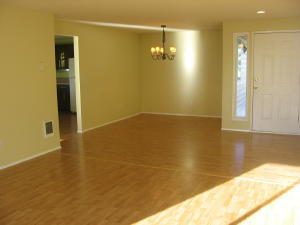 Building Photo - Spacious 3BD Ranch Style Home