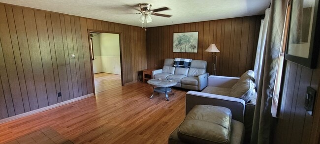 Building Photo - 203 Church Hollow Rd