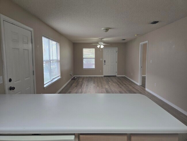 Building Photo - 7720 Lola Cir