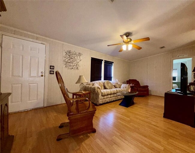 Building Photo - 10942 Poplar St NE