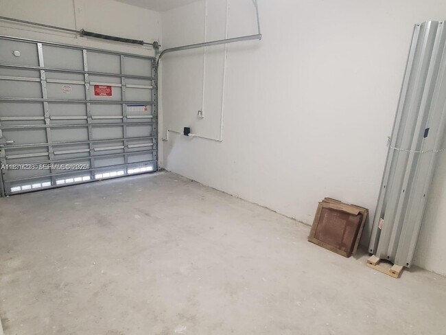 Building Photo - 2602 SE 11th St