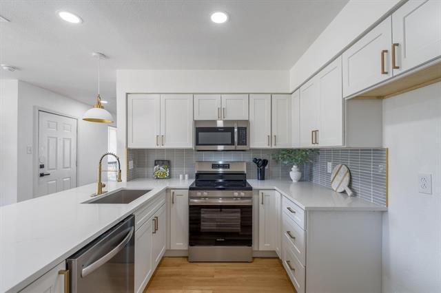 Building Photo - 306 Bardfield Ave