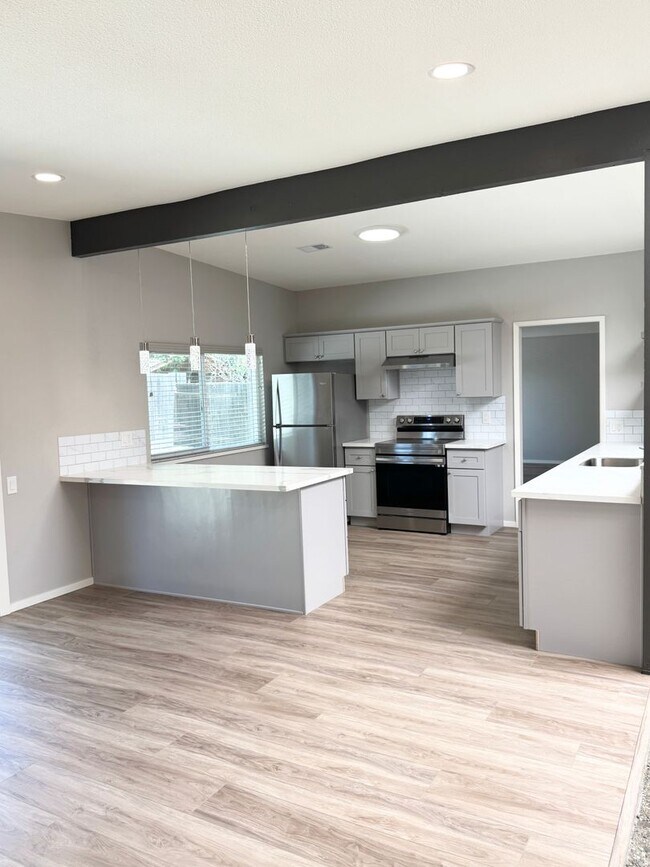 Building Photo - 1503 Brown Dr