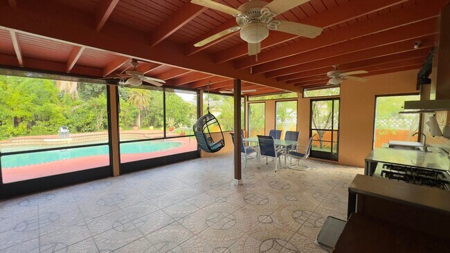 Building Photo - 12157 Sycamore Ln