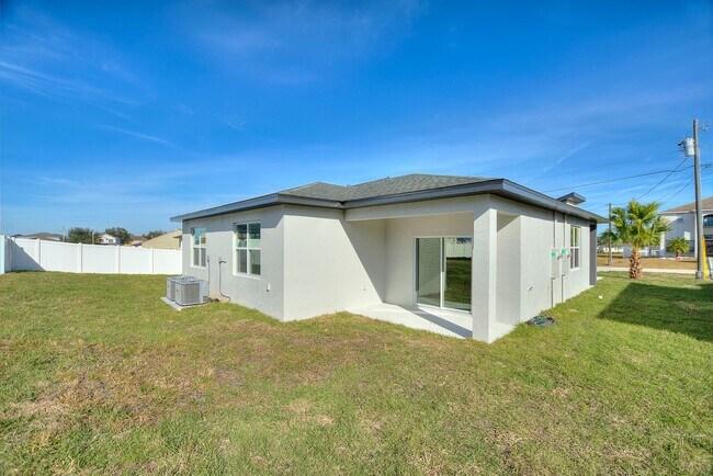 Building Photo - Deposit-Free! Modern, energy efficient hom...
