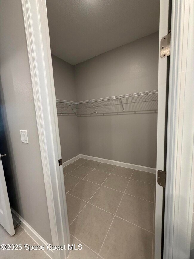 Building Photo - 1919 Croft Inlt Dr NW