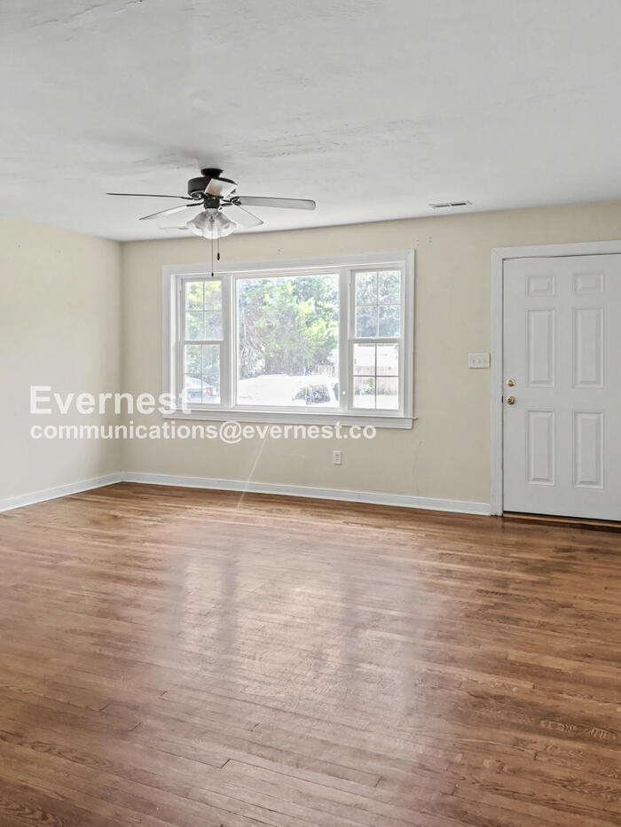 Building Photo - 907 Coleman Dr