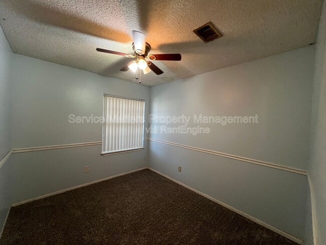 Building Photo - 4449 Thomastown Dr