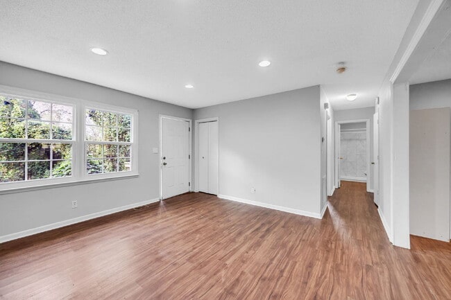 Building Photo - Charming 2-Bedroom Retreat in Spartanburg'...