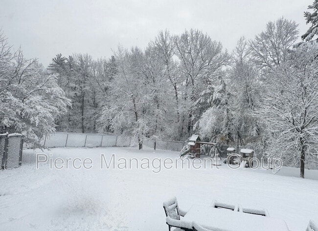 Building Photo - 395 Critchett Rd