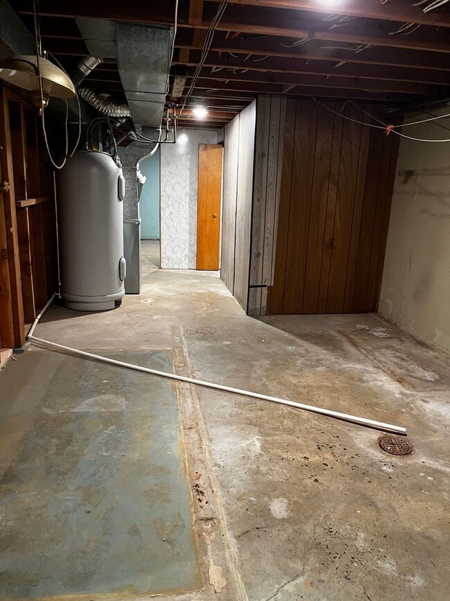 Building Photo - 3 Bed/1 Bath Ranch for rent in Brandon!