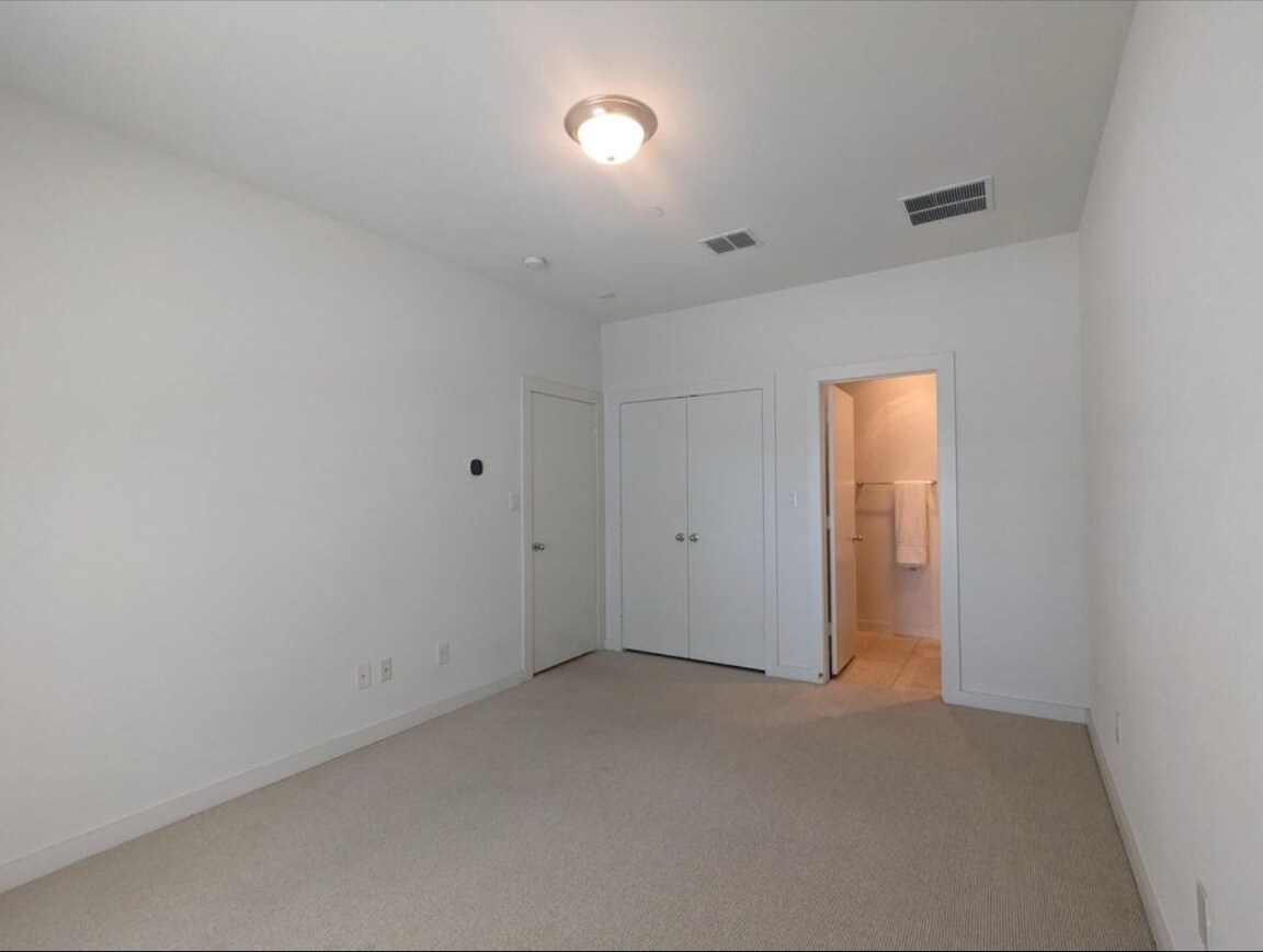 Building Photo - 3800 Holland Ave
