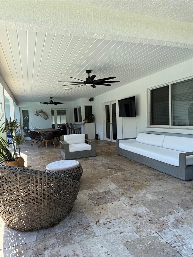 Building Photo - 11030 SW 42nd Ct