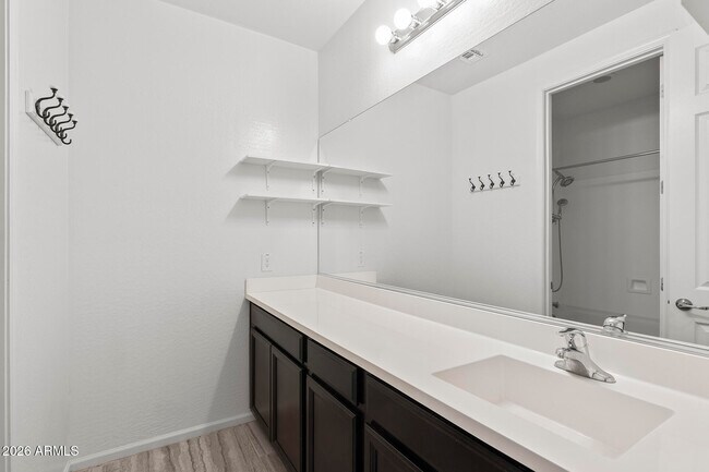 Building Photo - 130 N Bay Dr
