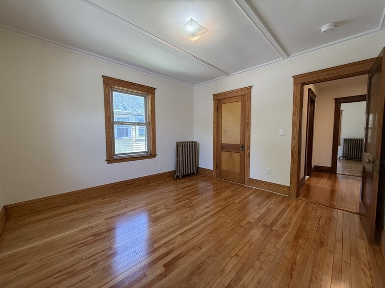 Back Bedroom - 585 High St