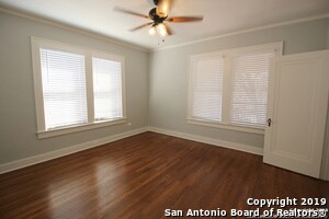 Building Photo - 129 E Ridgewood Ct