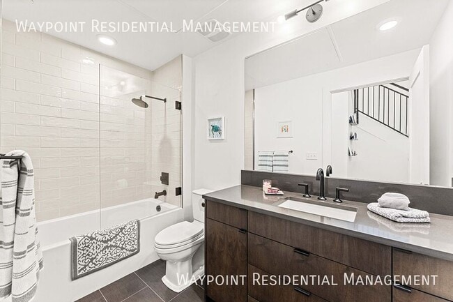 Building Photo - 611 S 8th St