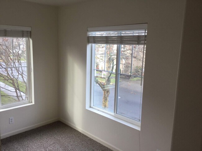 Building Photo - 3 Bedroom Home in Bethel-Danebo Area