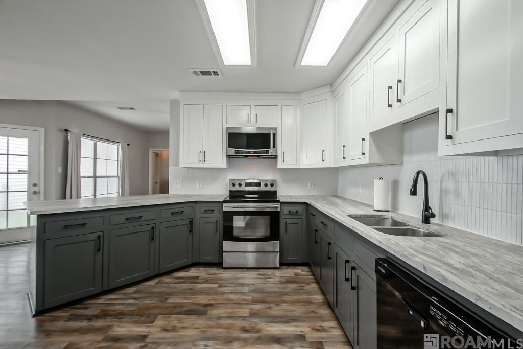 Building Photo - 3437 Myrtle Grove Dr