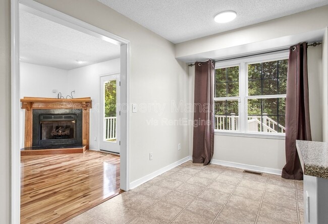 Building Photo - 5824 Silver Fox Ln