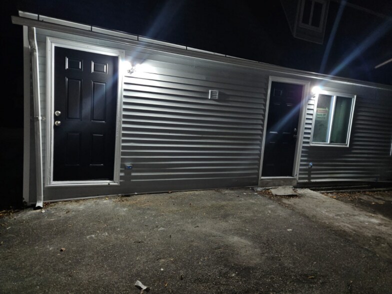 Building Photo - 158 Cliff St