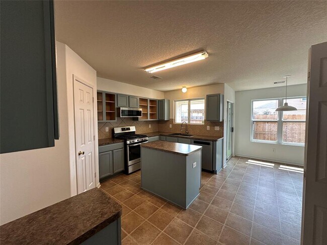 Building Photo - 4918 Fair Oak Dale Ln