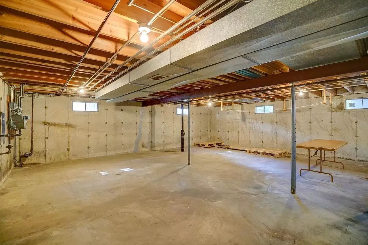 Building Photo - 5215 Wallace Ave