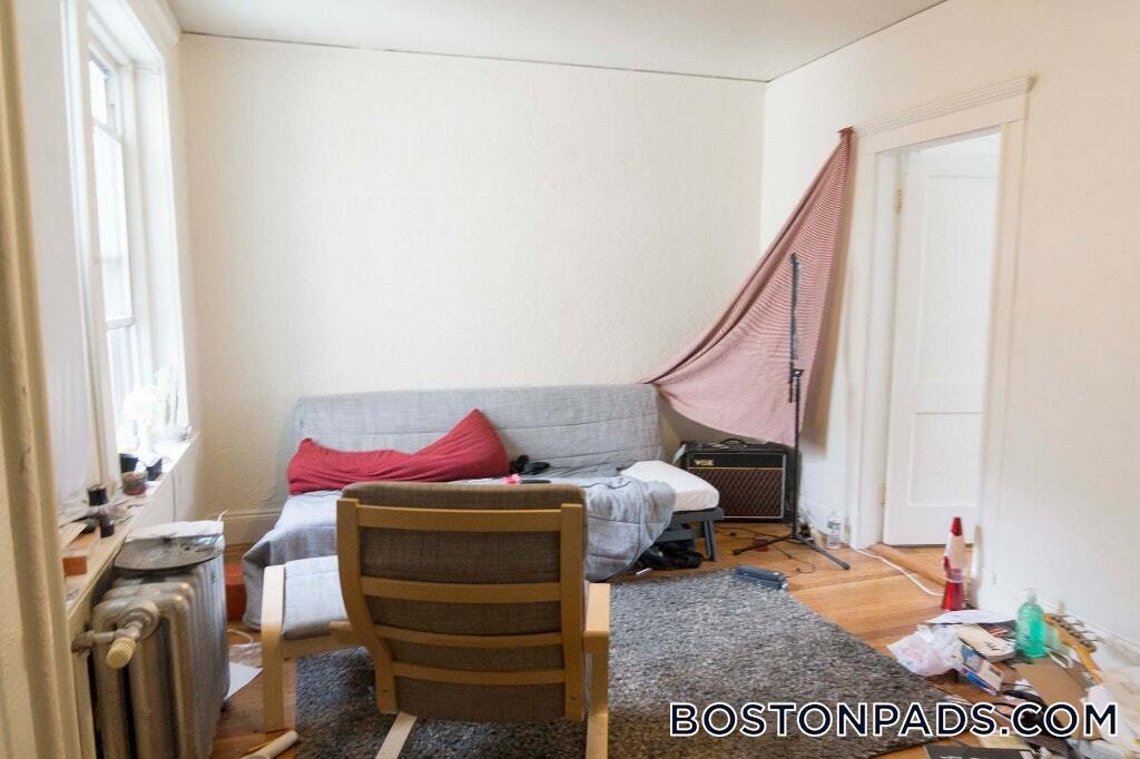 Building Photo - 1167 Boylston St
