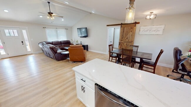 Building Photo - 56 Ken Helmly Ct