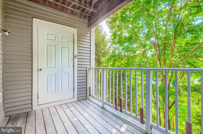 Building Photo - 8813 Stoneridge Cir