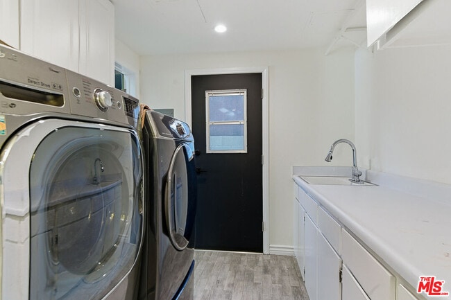 Building Photo - 1301 Angelus Ave