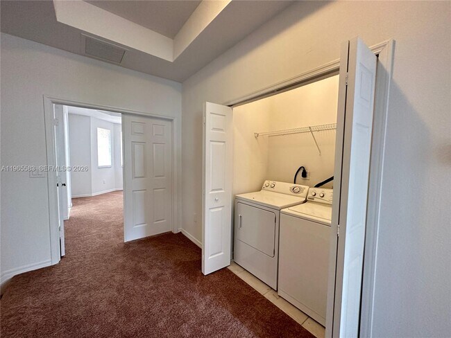 Building Photo - 7988 SW 165th Ct