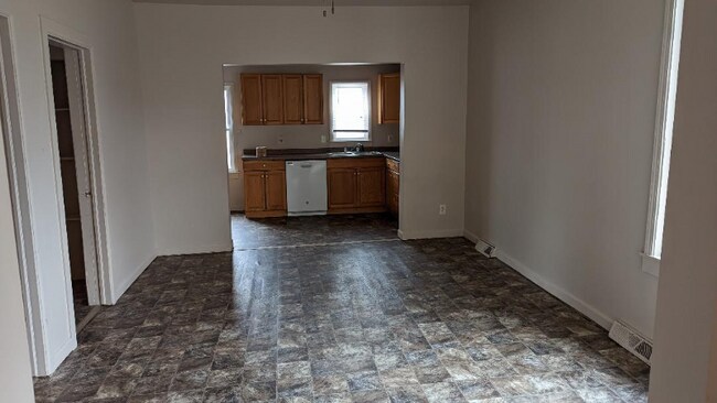 Building Photo - 416 N Mason St